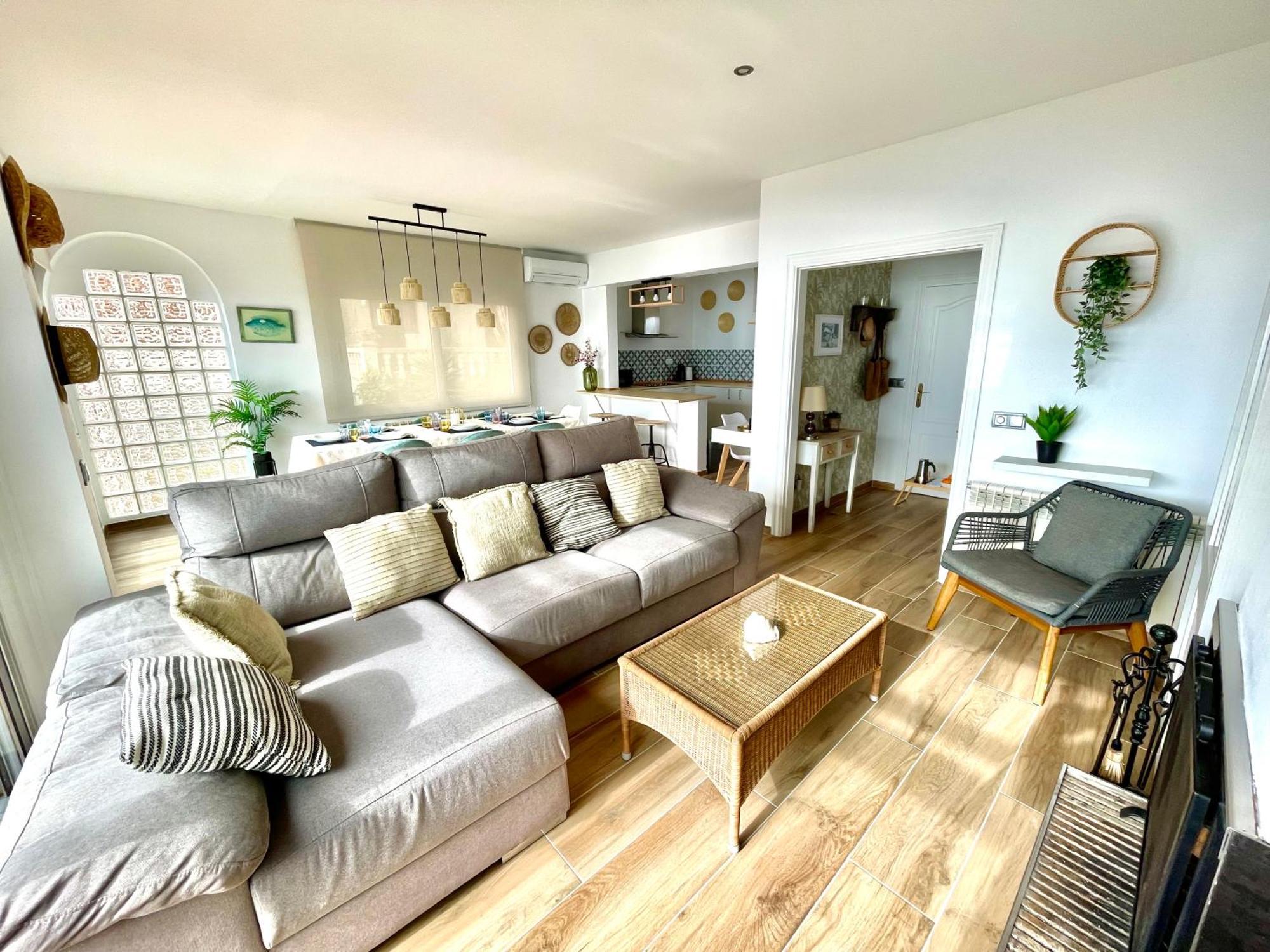 Seahomes Vacations, La Casa Blue Mediterranean Lifestyle Blanes Bagian luar foto
