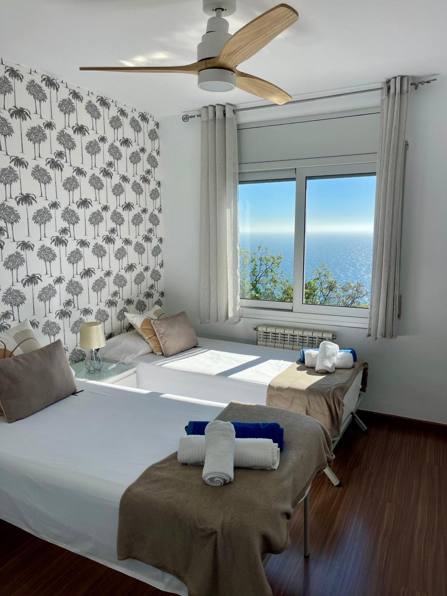 Seahomes Vacations, La Casa Blue Mediterranean Lifestyle Blanes Bagian luar foto